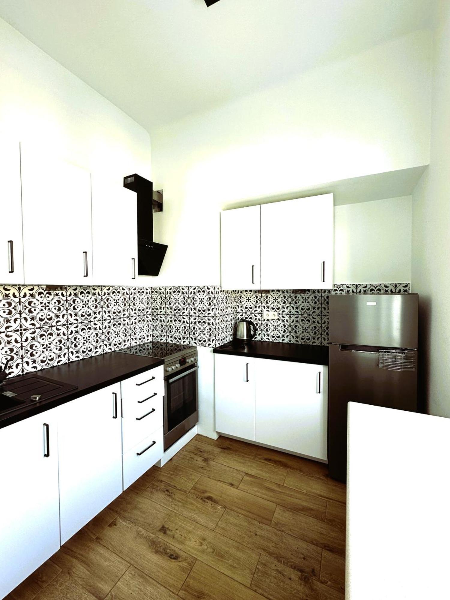 Art Dreams Apartament Chmielna 5 Варшава Екстериор снимка